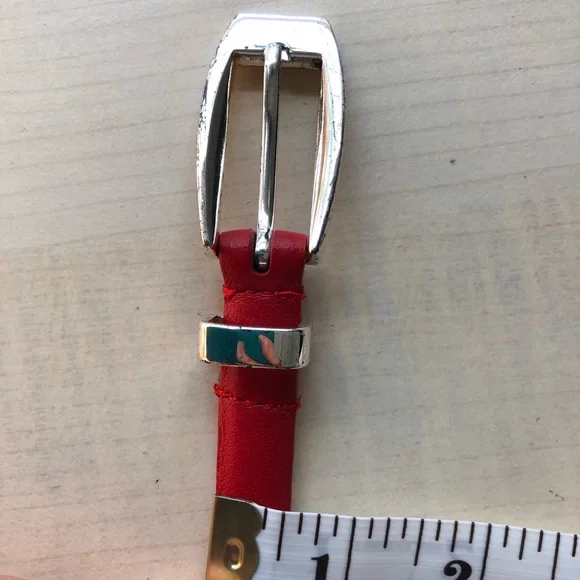Ellen Tracy skinny red leather belt Medium - Picture 2 of 6